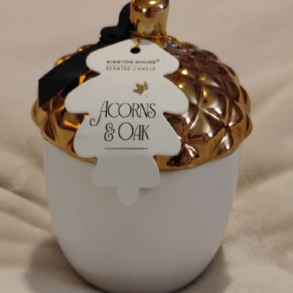Kirkton House Gold and White Scented Candle